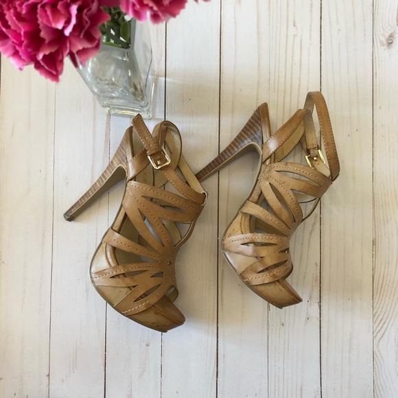 Guess Shoes - 🛑SALE⛔️GUESS high heels 👠